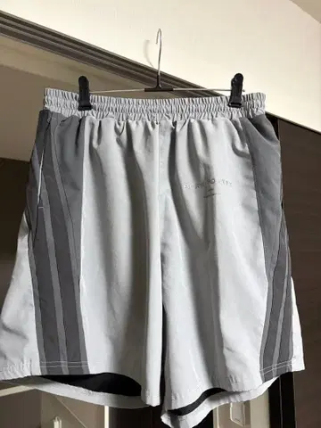 [완판템] LYFT 그레이 스트라이프 숏팬츠 L