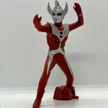 얼티밋 루미너스 울트라맨 타로