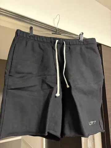 [ 완판템 ] LYFT 블랙 숏팬츠 XL