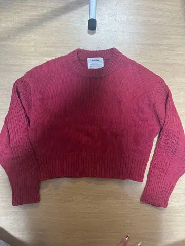 니트 레드 숏 기장 리브