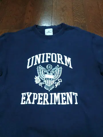 유니폼 익스페리먼트 맨투맨 4 네이비