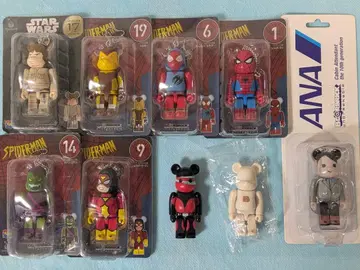 베어브릭 100% 여러가지 총 9개 세트 1개만 개봉 완료