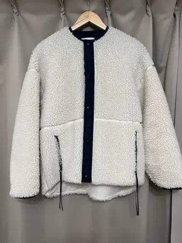 HYKE 숏 보아 코트 size 1