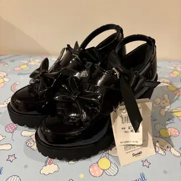 새상품 쿠로미 귀 달린 통굽 로퍼 꾸미는 천사 S