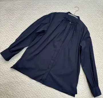 투모로우랜드 프릴 블라우스 네이비 36 사이즈