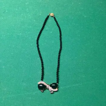 실버 오닉스와 다이아몬드, 펄 목걸이