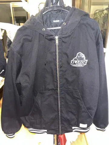 XLARGE 블랙 후드 부착 점퍼