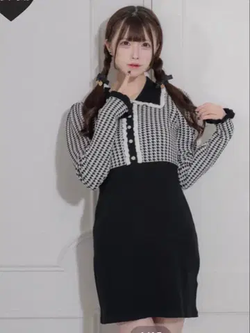 pium 프릴 칼라 하운드투스 체크 패턴 니트 원피스