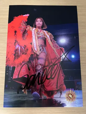 여자 프로레슬링 Sareee 사인 포함 포트레이트