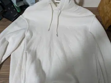 화이트 코튼 혼방 풀오버 후드티