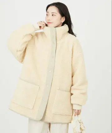 프릭스스토어 리버서블 보아 코트