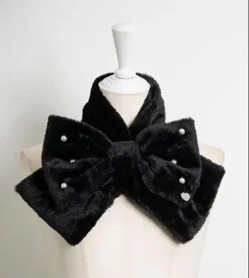 pium 빅 리본 펄 퍼 티펫 블랙 머플러 피움