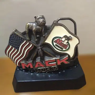 MACK TRUCKS 메탈제 장식품 1982년