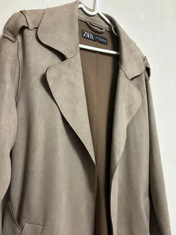 ZARA 베이지 트렌치코트