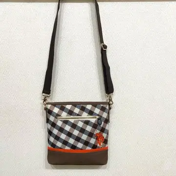 U.S. POLO ASSN. 체크 무늬 숄더백