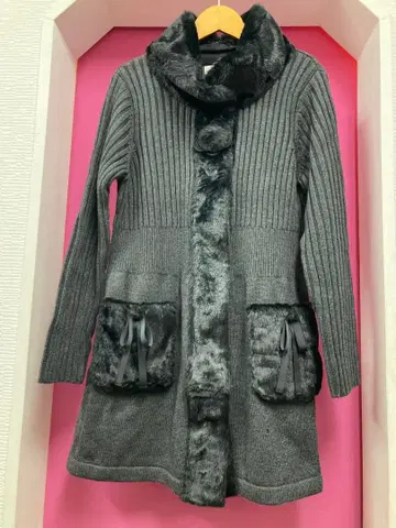 슈퍼 뷰티 플라켓 보아 디자인이 귀여운 니트 자켓