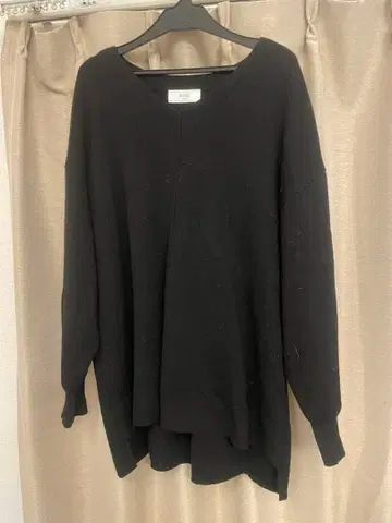 SLOBE iENA 블랙 V넥 니트