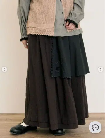 사만사 모스모스 자수 크로스 스커트