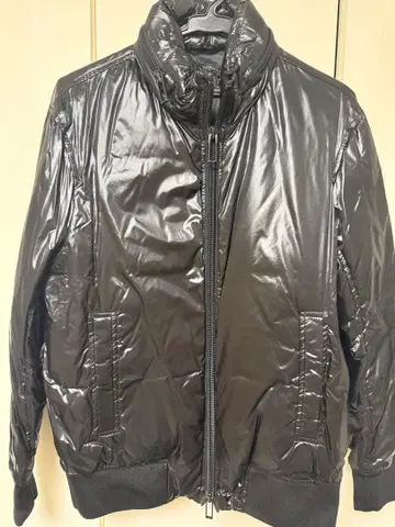 엠포리오 아르마니 EMPORIO ARMANI 블랙 다운 자켓