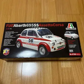 ITALERI 1/12Abarth 695 SS Assetto Corsa