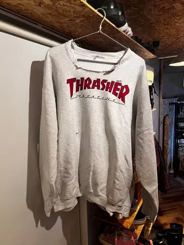 Thrasher 그레이 맨투맨