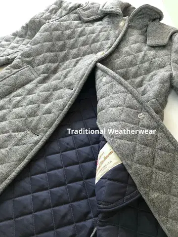Traditional Weatherwear 후드 부착 퀼팅 코트