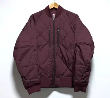 컨디션 최상 유니클로 화이트 마운티니어링 하이브리드 다운 자켓 남자 M