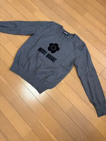 마리콴트 로고 니트 그레이