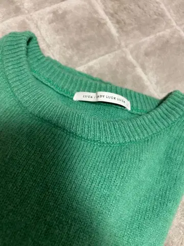 새상품급 LUCA 깨끗한 그린 울 니트