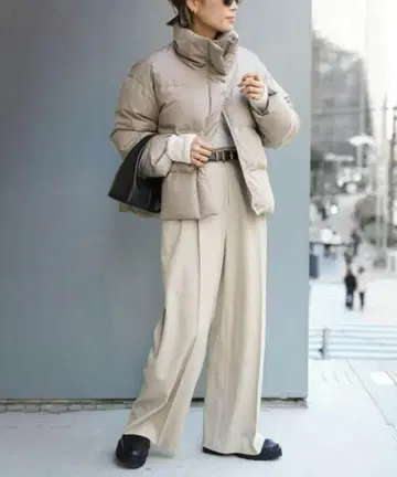 [ 새상품 택 포함 ] 두지엠 클라세의 Tuck Wide 팬츠