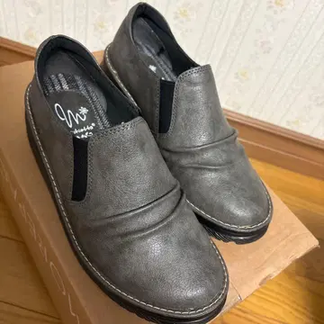 그레이 슬립온 슈즈 합성 피혁