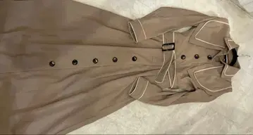 emiriawiz 케이프 포함 파이핑 원피스 새상품급