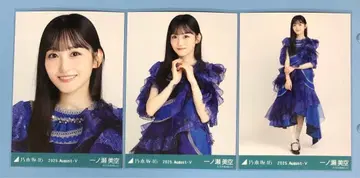 노기자카46 브로마이드 13thBD 라이브 의상2 이치노세 미쿠 컴프1