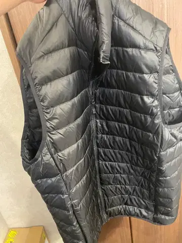 UNIQLO 블랙 다운 베스트 XL