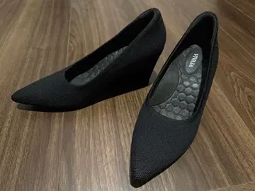 Vivaia 블랙 웨지힐 펌프스 39 새상품급