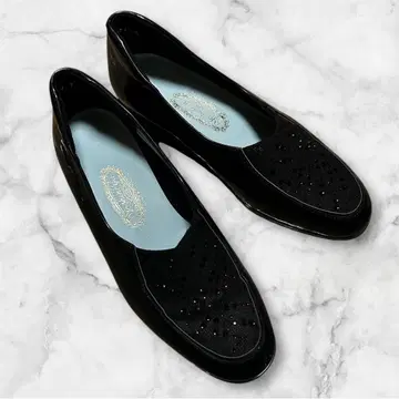 새상품급 yoshinoya 에나멜 펌프스 웨지솔 비쥬