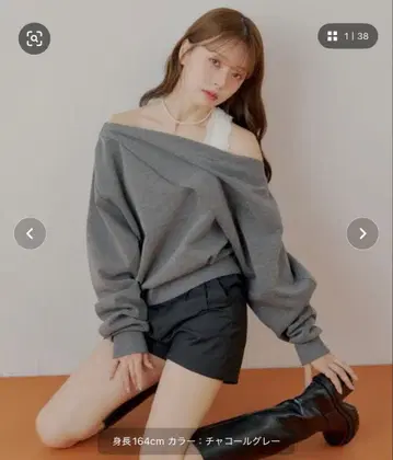 chico 원숄더 어깨 레이스 상의 차콜 그레이