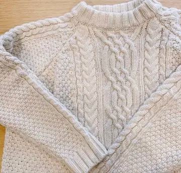 marjura 울 혼방 케이블 니트