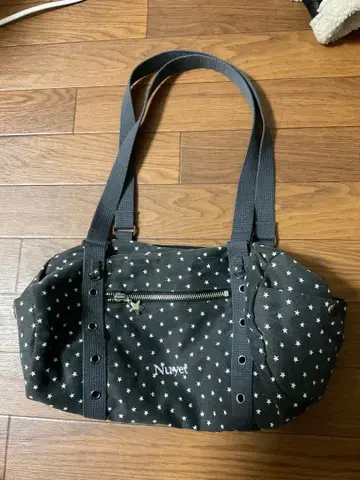 Nuyet 별 패턴 토트백 그레이