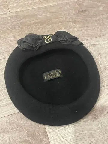 Enchantlic Enchantilly 블랙 베레모