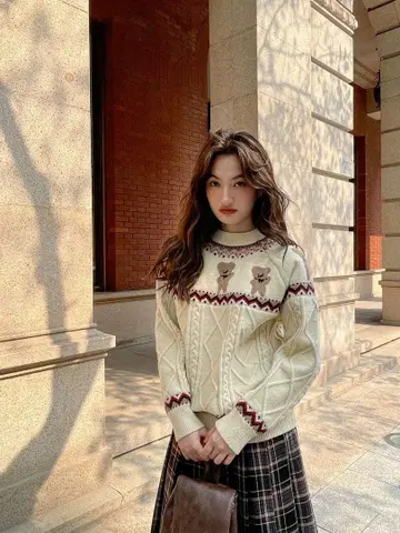 케이블 짜임 니트 스웨터 동물 자수 포함