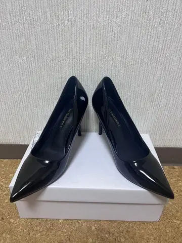 YVANZAHIN 블랙 스틸레토 하이힐