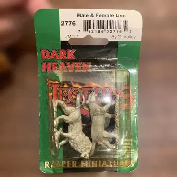 Reaper Miniatures Male & Female Lion