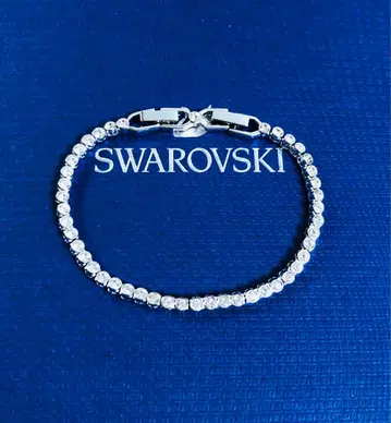 스와로브스키 Swarovski Emily 팔찌