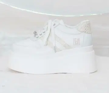 RoseMuse 글리터 포인트 스니커즈 화이트