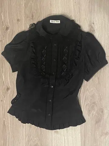 Innocent World 반팔 블라우스 블랙