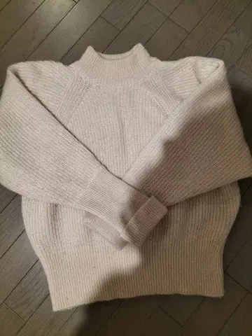 포토코피유 퍼프 슬리브 스웨터