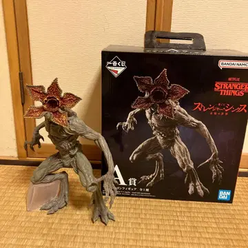 제일복권 기묘한 이야기 A상 데모고르곤 피규어