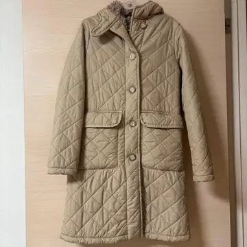 베이지 퀼팅 자켓 후드 부착