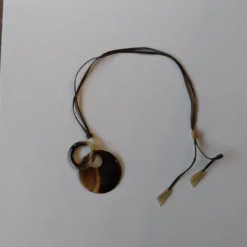 원형 펜던트 목걸이